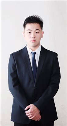 ../王子旋入党材料/证件照/c498aa97afbd9bef0f2d96b0983334d.jpg